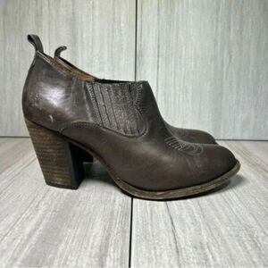 RARE Frye Llana Shootie Western Ankle Bootie Block Heel Boot Women’s Size 9.5